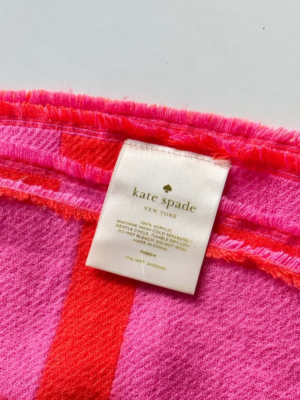 KATE SPADE Pink Orange Check 100% Acrylic Fringed 70" x 60" Throw Blanket - Picture 5 of 6